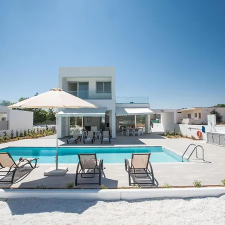 Wunderschoene- Geraeumige Ferienvilla Mit Bbq By Interhome * Protaras
