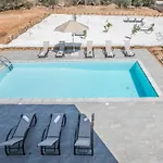 Wunderschoene- Geraeumige Ferienvilla Mit Bbq By Interhome *