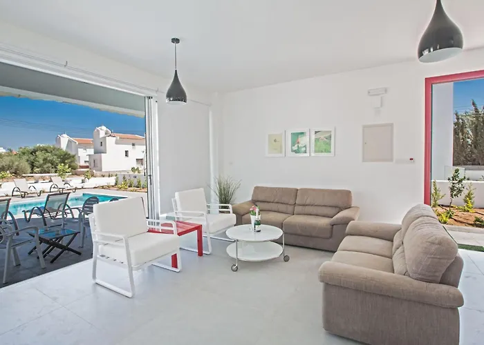 Wunderschoene- Geraeumige Ferienvilla Mit Bbq By Interhome