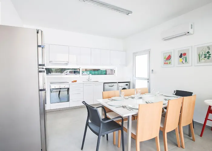 Semesterbostad Wunderschoene- Geraeumige Ferienvilla Mit Bbq By Interhome *