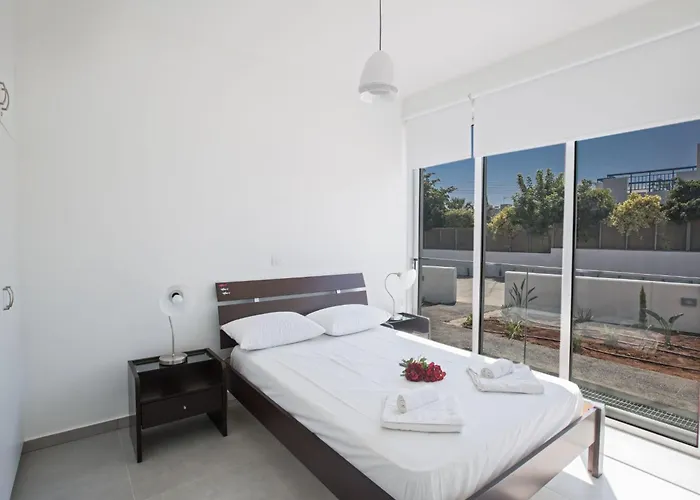 Wunderschoene- Geraeumige Ferienvilla Mit Bbq By Interhome