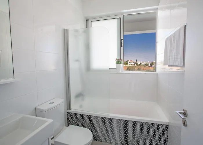 Wunderschoene- Geraeumige Ferienvilla Mit Bbq By Interhome Protarász