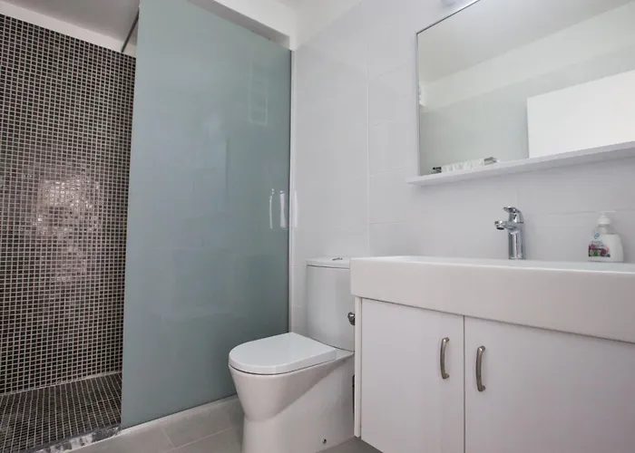 Wunderschoene- Geraeumige Ferienvilla Mit Bbq By Interhome Nyaraló *