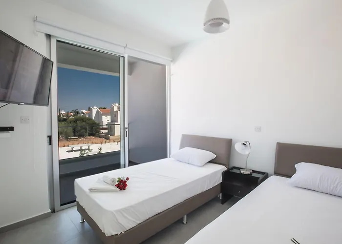 Wunderschoene- Geraeumige Ferienvilla Mit Bbq By Interhome Feriehus